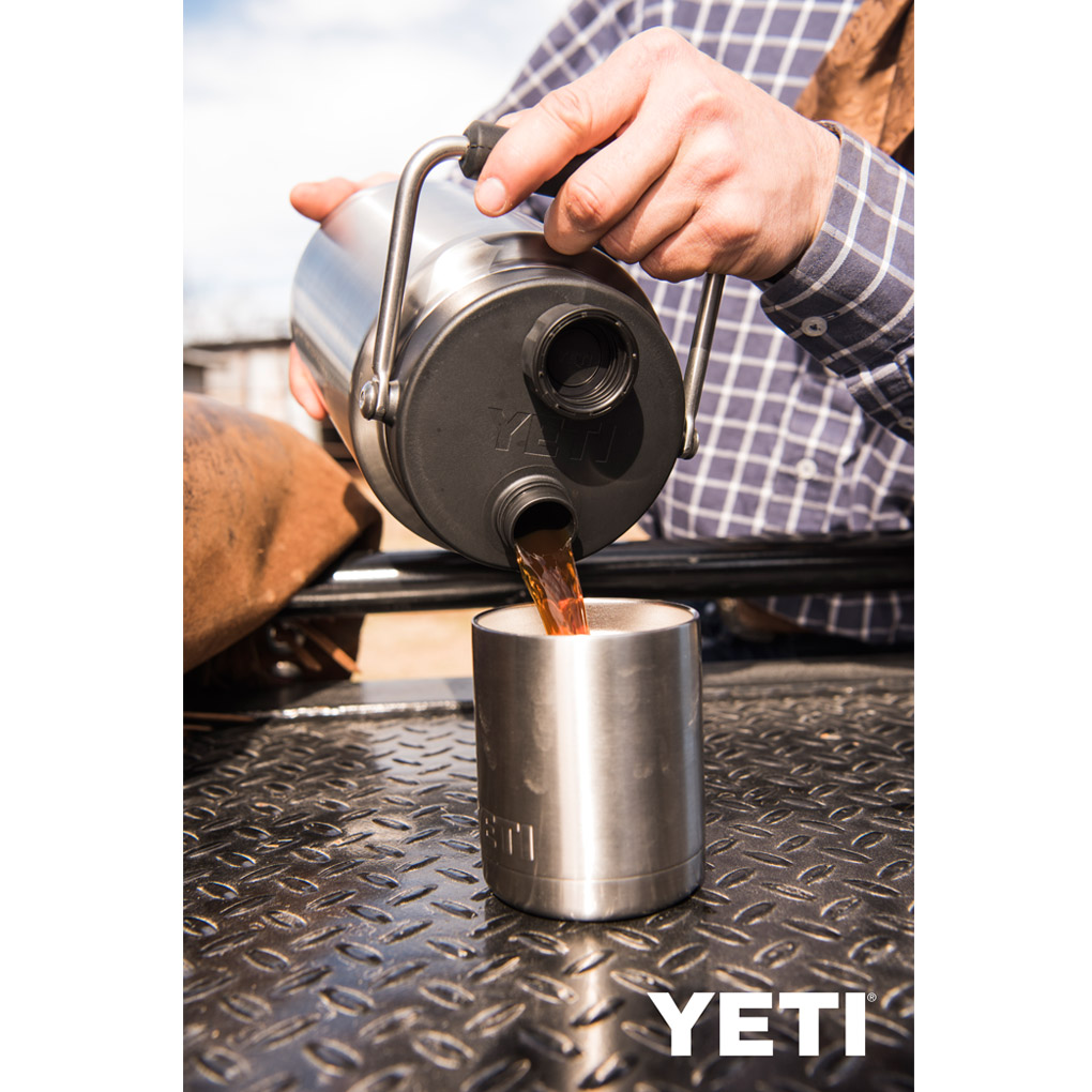 YETI Rambler Half Gallon Jug, Vacuum Insulated, Stainless Steel with  MagCap, Navy